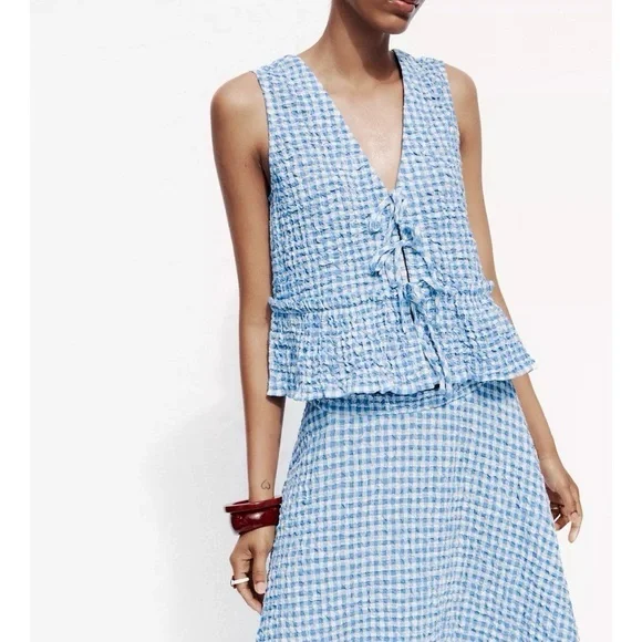 Zara blue and white gingham tie-front tank - Picture 2 of 10